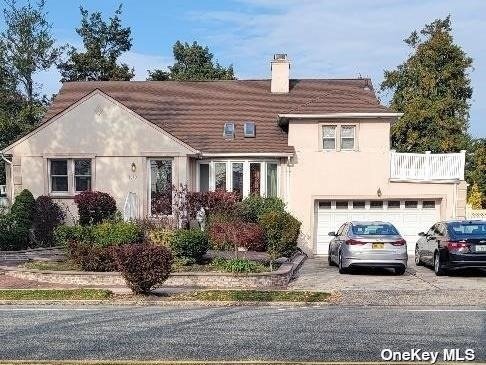 Single Family in North Woodmere - Rosedale  Nassau, NY 11581