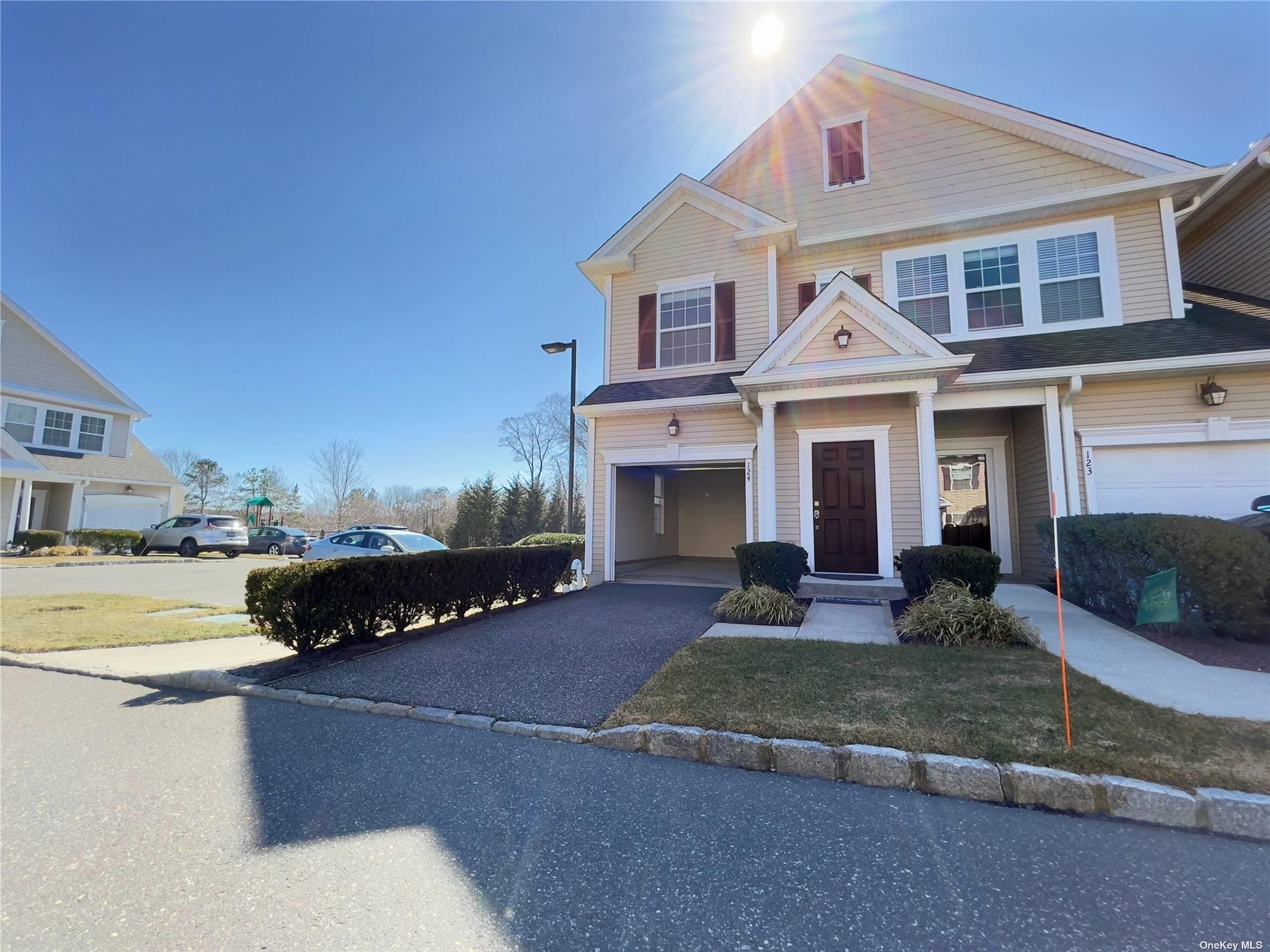 Listing in Holtsville, NY