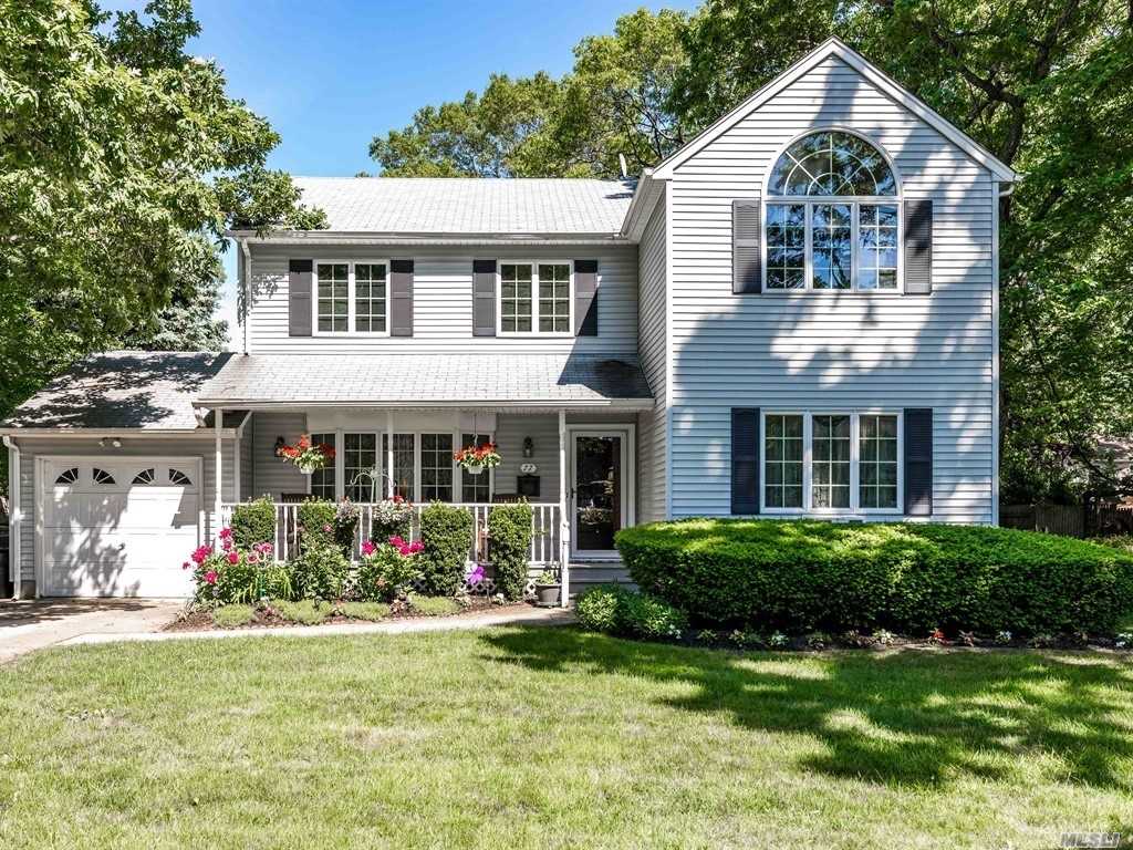 Center Hall Colonial With Hard Wood Floors On Main Level. All Large Rooms With 6 Walk-In Closets. Eik Has Granite Counter Tops & Hi Hats. Master Bedroom With Full Bath & Jacuzzi. Large Yard With Bi-Level Wood Decking. Home Has In-Ground Sprinklers & 200 SVCE.