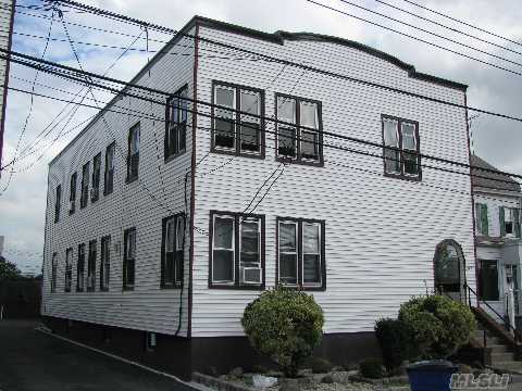 N Bayside Walk To Lirr,4Family Home ,Excellent Condition,Updated Boiler       Roof, Windows.