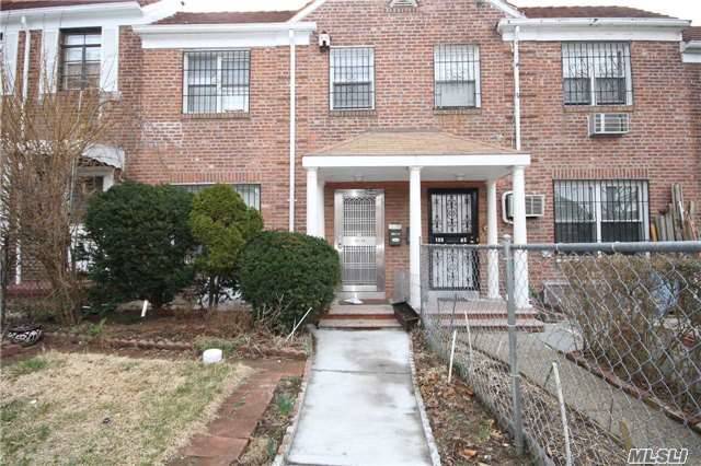 Briarwood, Attached 1-Family, Brick 3 Bedroom Home. Convenient Queens Location Close To Main Street And Queens Blvd. Easy Commute To Manhattan Via The E/F Express Nearby. Close To The Q20, Q44 And Q46 Buses. Zoned For Ps 117, Jhs 217.