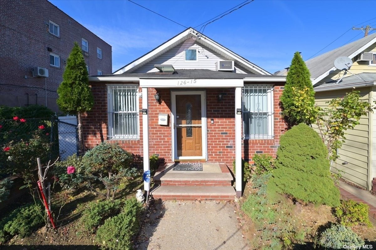 Single Family in College Point - 5th  Queens, NY 11356