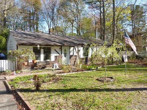Unpack Your Bags & Move Right In.  6 Rm Ranch On 3/4 Acre.  Maple Kit, Pergo Floors, Open Floor Plan.  A Must See
