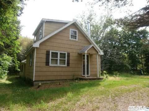 100 Yards From Beach,  Water And Boat Ramp. Bring Your Dreams Of Owning  Your Summer Home By The Water. Bring Your Boat And Enjoy Life On The Water.