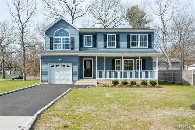 Beautiful Custom Colonial With Open Floor Plan. Oak Floors, & Too Many Extras To List! Custom Kit/Granite & Ss Appliances Flowing Into Large Fam Rm With Fireplace, 2nd Fl Has 3 Large Bedrooms, Master Suite To Die For W/Master Bath, Jacuzzi & Shower, Walk-In Closet, Laundry Rm And So Much More!! Home Exceeds Energy Star Standards. Very Low Utility Costs