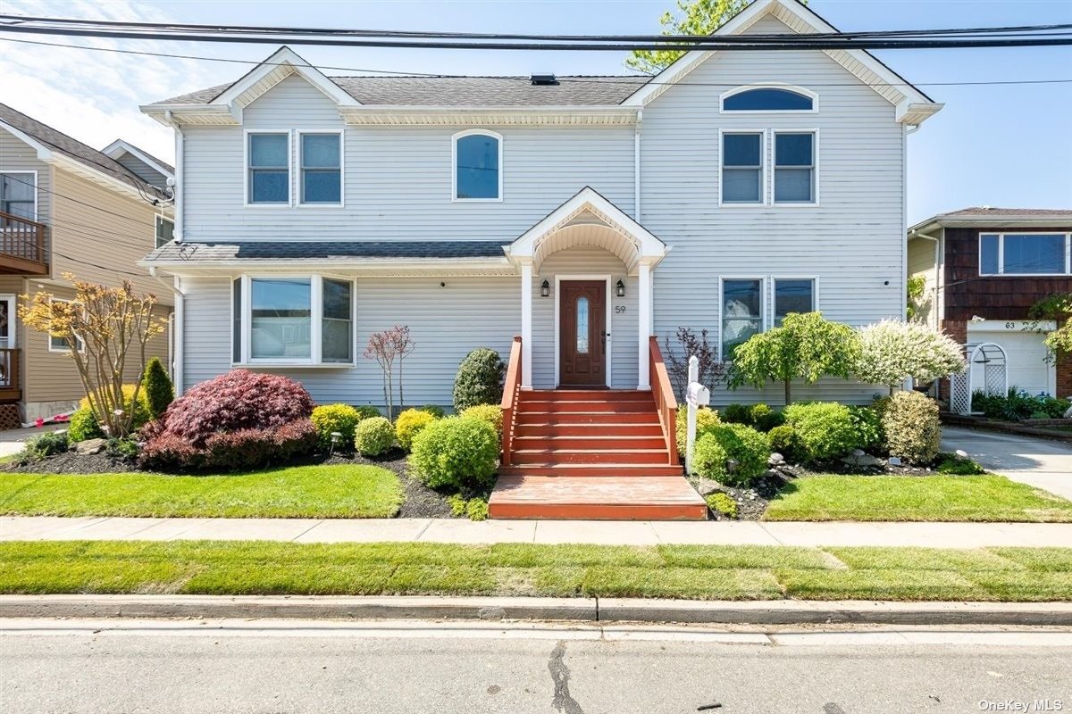 Single Family in East Rockaway - Lawrence  Nassau, NY 11518