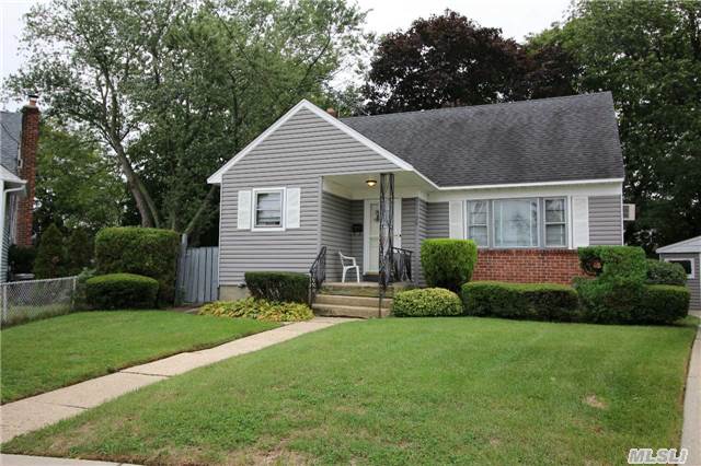 Very Spacious Expanded Cape On Quiet Cul De Sac W/Large Living Room/Eik/4 Large Bedrooms/3.5 Baths/5 Yr Old Roof/1.5 Car Detached Garage/Needs Updating/All Large Rooms/Big Home/Taxes With Star $5, 169.66