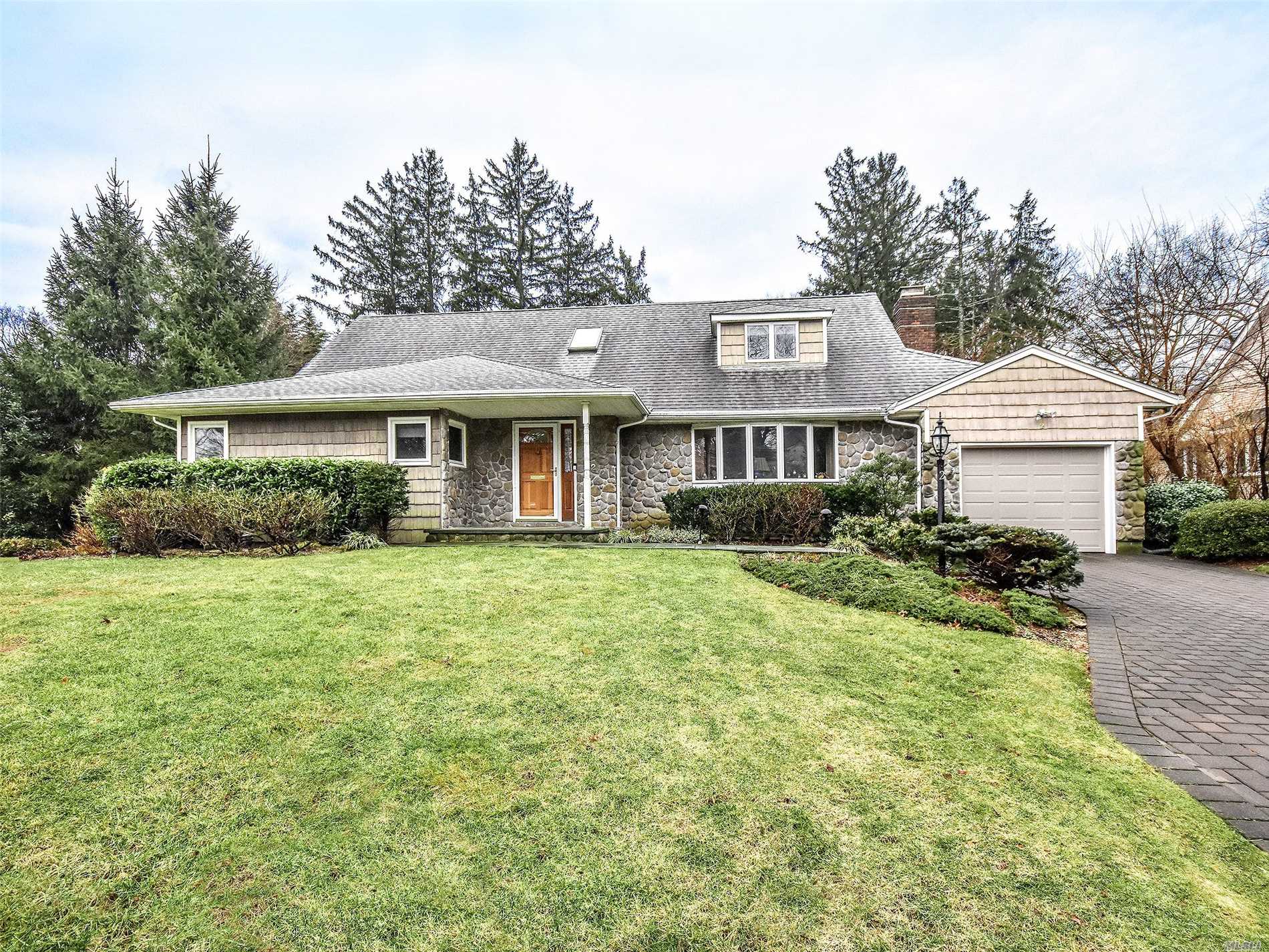 2, 300 Sf. Lake Success Expanded Ranch On Shy 1/3 Acre W/3Br & 2.5 Baths. First Flr Has Lg Foyer W/Skylight, Lr Fdr New Eik, Family Rm W/Frpl & Master Br/Bth With Radiant Heat & Walk In Closets. 2nd Flr Has Two Br & Bth , Generator, Heated Driveway W/Pavers, Hardwood Fl., Village Of Lake Success Club. Close To All, Train. Expressway And Shopping.