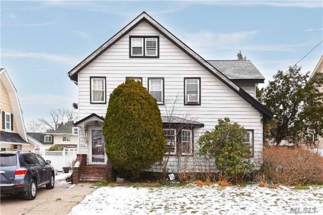 60X100, 4 Bedroom Colonial In Heart Of Douglaston, Queens. Amazing Opportunity To Build New Or Renovate Existing Property. Close Proximity To Long Island Expressway, Trains, Buses, And Shopping.