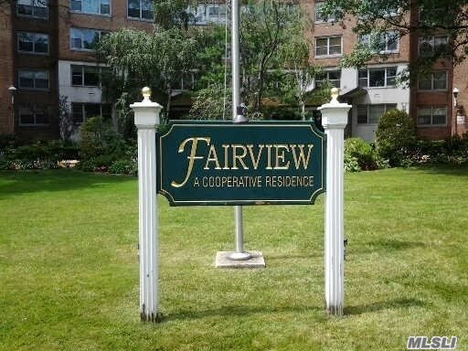 Fully Updated 2 Bdr/Jn 4 Coop In The Luxury Fairview Development .Big Living Room , Private Terrace , Brazilian Cherry Wood Floors, Custom-Made Kitchen And Bathroom .Amazing Lake Views . Building Features 24 Hour Doorman, Swimming Pool, All Utilities Are Included . Pets Are Allowed .