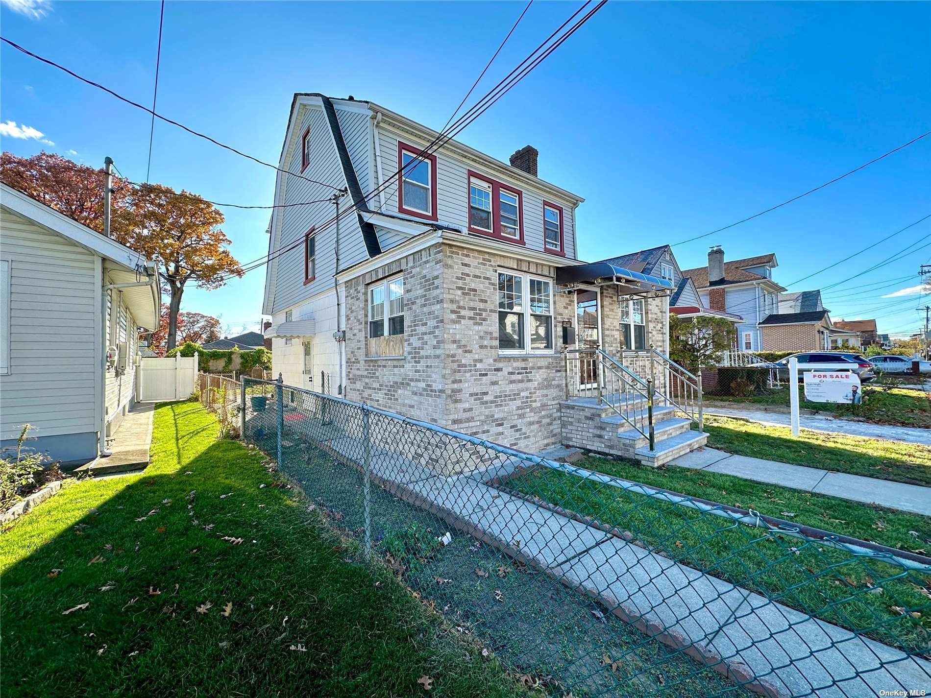 Single Family in Queens Village - 107th  Queens, NY 11429