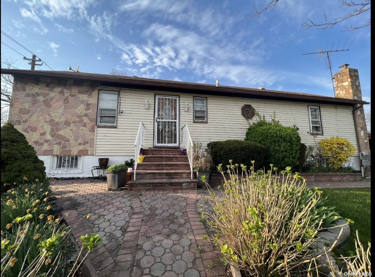 Single Family in Far Rockaway - Beach 9th  Queens, NY 11691