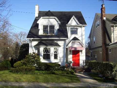 Charming Picturebook Colonial, Lovely Lr W/Wfp, Custom Cherrywood Wall Unit In Den, Stained Glass Windows, Lrg. Formal Dr, Extended Renovated Eik, Great Location On Quiet Tree-Lined Street, Two Blocks From Bus To Subway To Nyc,One Block From Lakeville School. Great Neck Amenities: Pool Club, Tennis, Parks, Libraries.Too Much To List. Must See!!