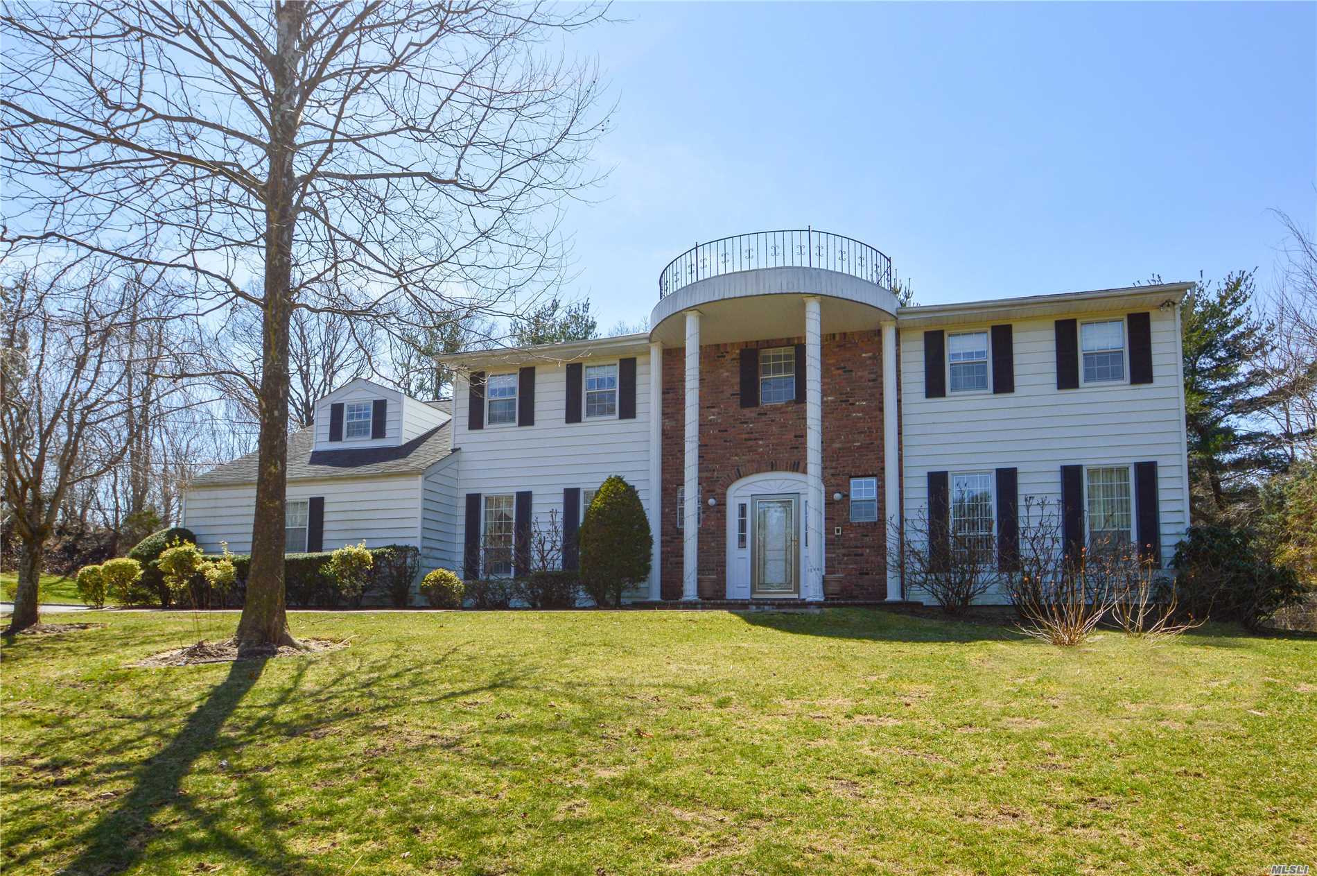 Open & Inviting, Center Hall Colonial, Nestled on 1 Acre Property, located In prestigious, Woodbury Estates on a Private cul de sac. Entertainers delight w/Over sized Lr, Den w/fireplace, Spacious Eik w/Island, sill stone & breakfast Area, Expansive 5Brs, mbr w/Office, Jacuzzi, & 2 W/I closets, Lg Play area, (loft) w/fbth on 2nd Fl. Huge Full Finished Basement. (Taxes being grieved)