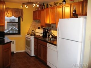 This Top Floor Apartment Features A Renovated Kitchen With Beautiful Cabinetry, New Appliances And Plenty Of Counter Space.  The Unique Layout Allows For A Full Size Kitchen Table And Is Perfect For Entertaining. There Are Beautiful Hardwood Floors Throughout.  A Parking Space Is Included. The Complex Is Pet Friendly Has A Pool And Is Near Lirr