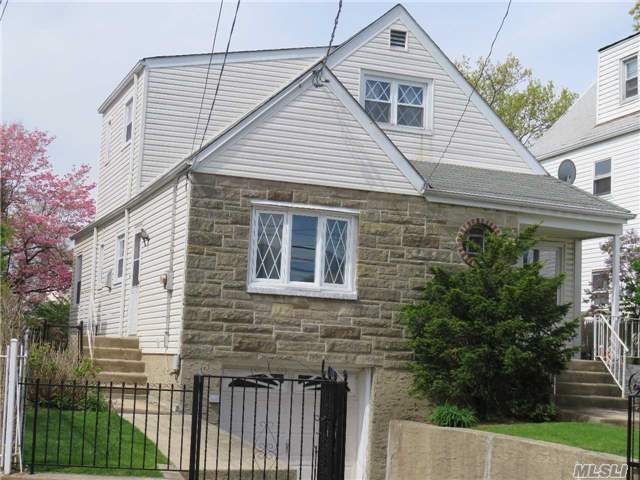 Convenient To Beautiful Kissena Park....Charming Detached Home...Walk To Everything.