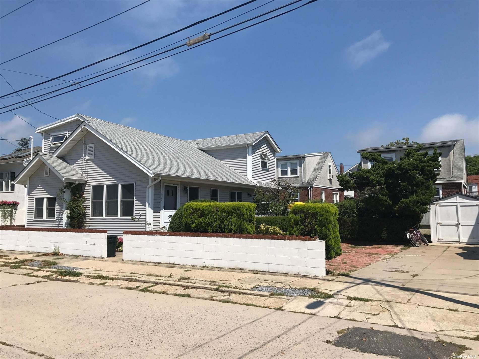 House in Point Lookout - Hewlett  Nassau, NY 11569