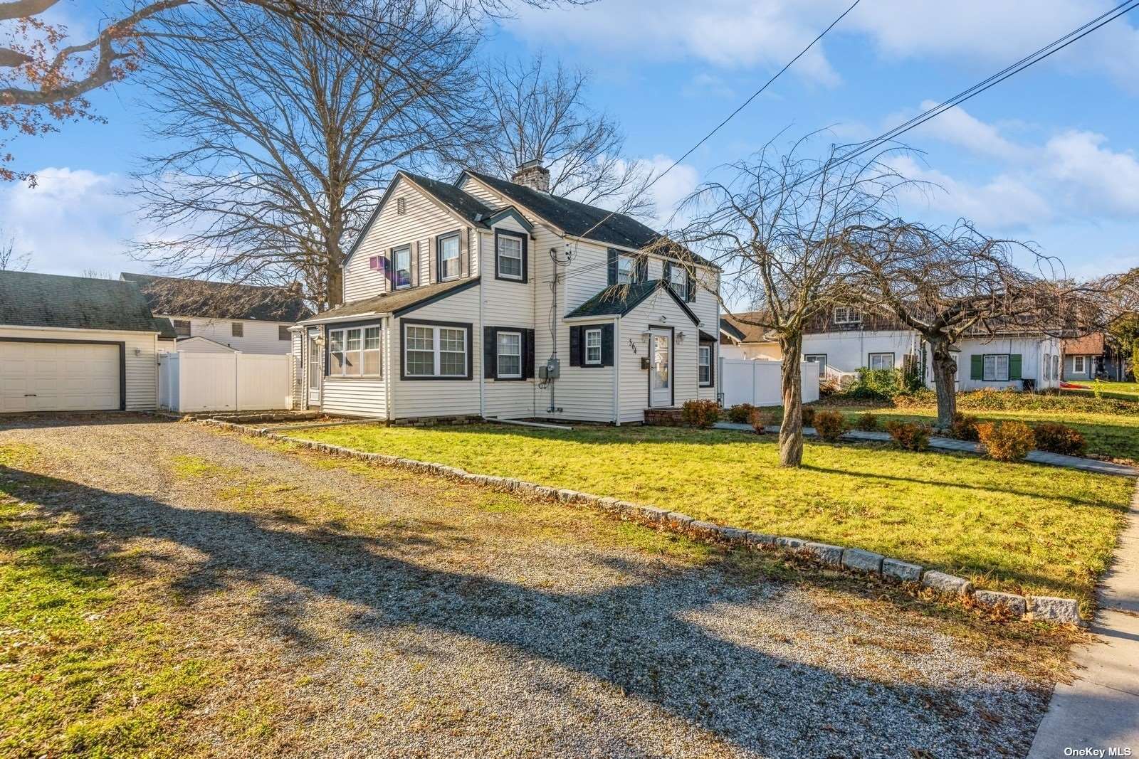 Single Family in Westbury - Livingston  Nassau, NY 11590