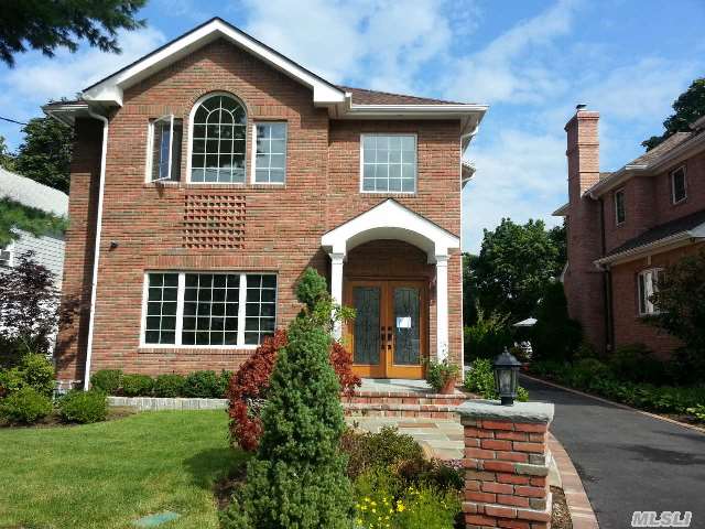 New Construction 4 Bedroom 2.55 Bath Colonial. Lr,  Dr,  Granite Eat-In Kitchen. All Luxury And High-End Materials Used! Soaring Ceilings,  Large Backyard,  Full  Basement W/Granite Flrs. House Is 3500 Sqft W/Out Basement.