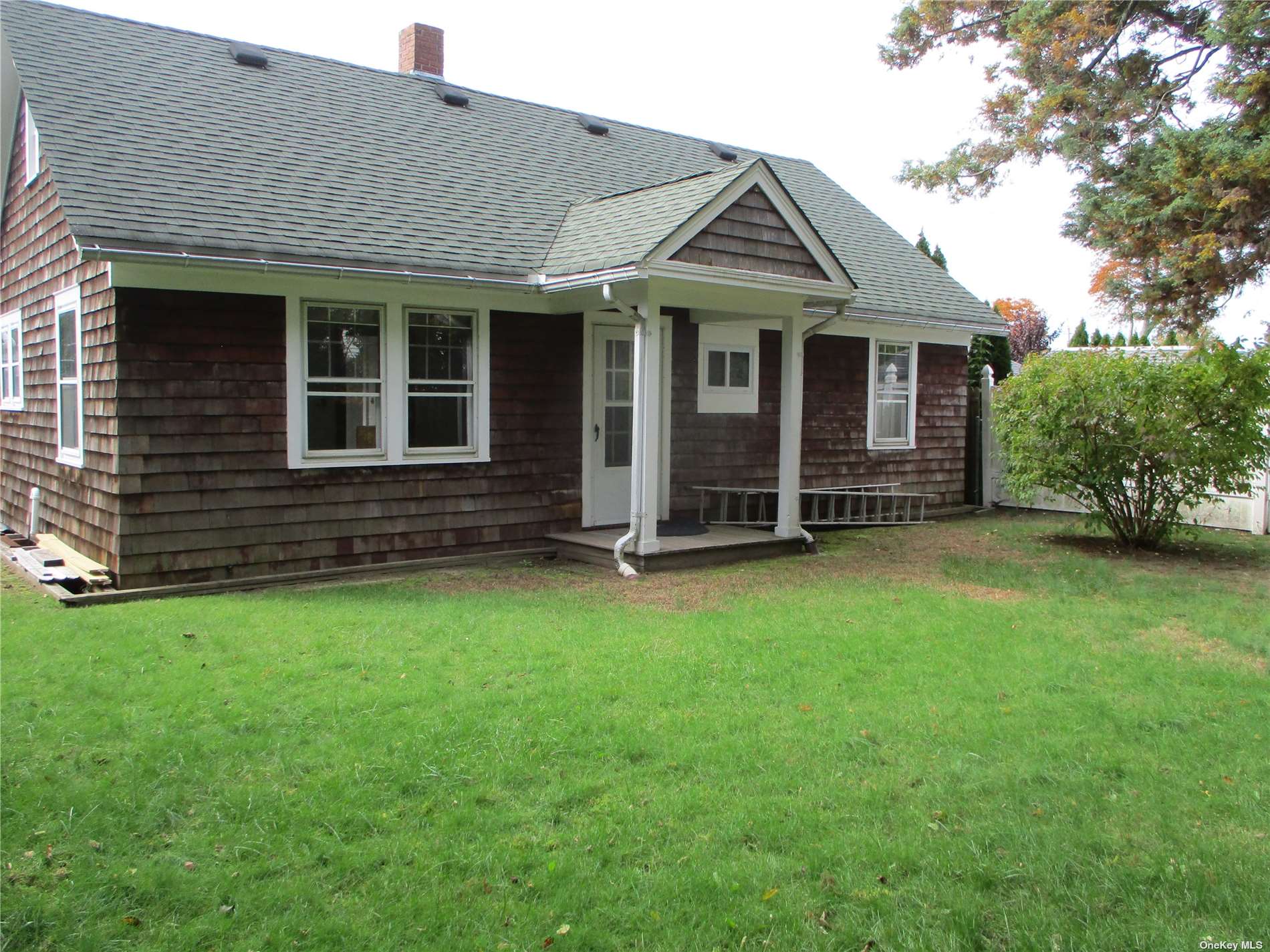 House in Riverhead - Ostranger  Suffolk, NY 11901