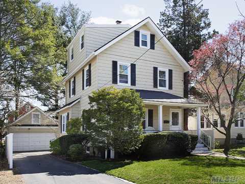 Charming Colonial In The Heart Of Manhasset. Oversized Expanded Kitchen, Living Room W/ Fireplace, Rocking Chair Front Porch And Rear Deck. Shelter Rock Elem, Manhasset Middle And High School. Close To Transportation And Miracle Mile.