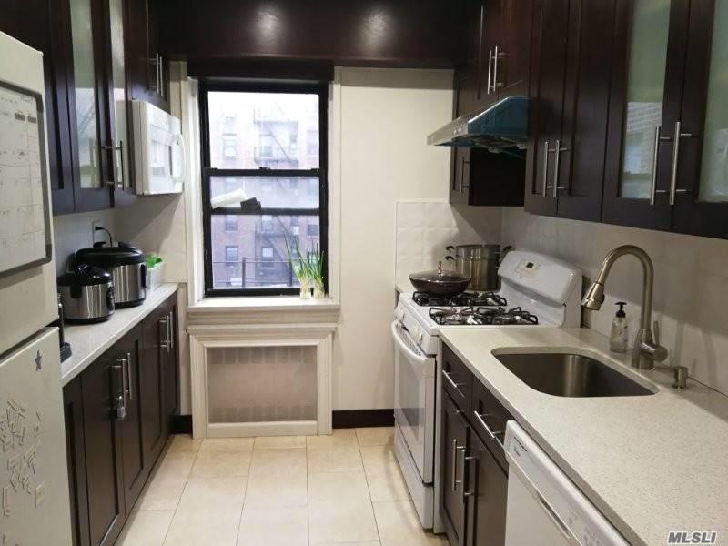 Beautiful One Bedroom Coop.Excellent Layout.Renovation Just Done 2 Years Ago.Hardwood Floor.Modem Kitchen & Bathroom.