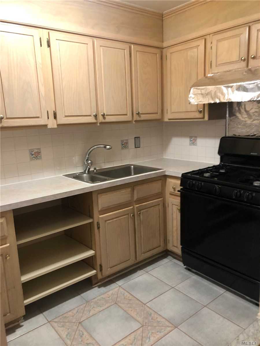 2 bedroom apartment 1 full bath facing south, close to mayor transportation and shopping stores, walk to Lirr. Northern Blvd. Bus Q65.