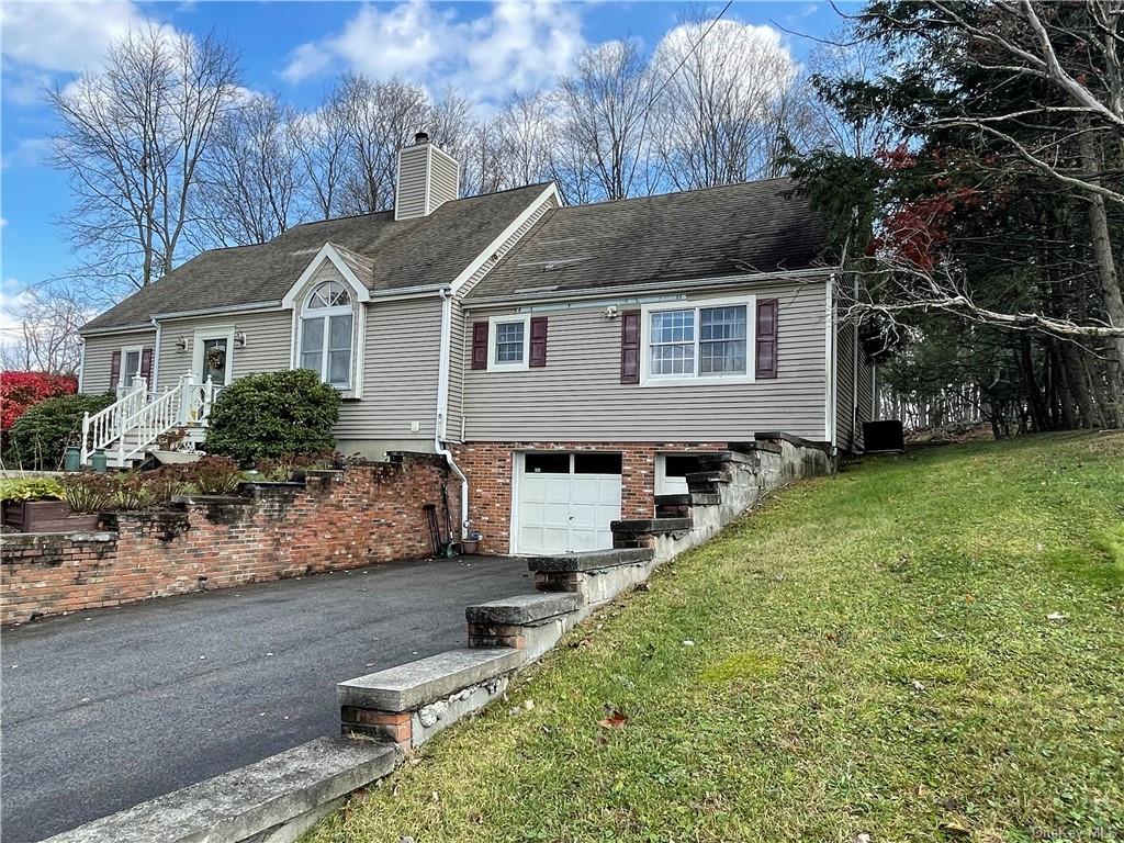 Single Family in Newburgh - Mallard  Orange, NY 12550