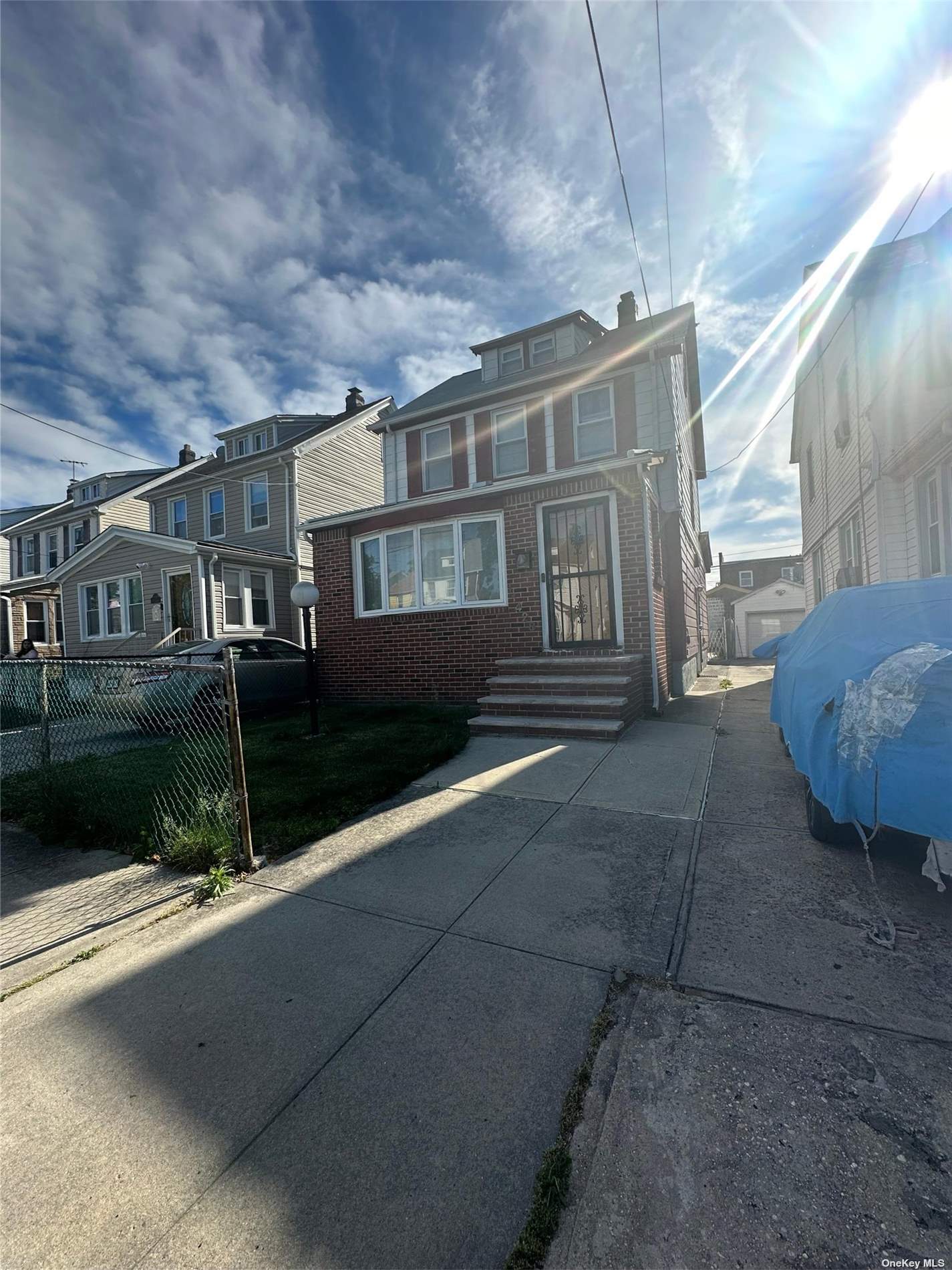 Single Family in Cambria Heights - 207th  Queens, NY 11411