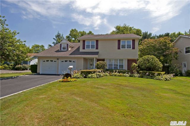 Move Right In To This Gorgeous, Like-New Home In Prime Woodlea Estates---The Pictures Are Worth A Thousand Words!! Spacious Colonial Boasts All Large Rooms And New: Eik/6 Mo; Roof/1 Yr; Main Bth, Siding, Hwh & Boiler/2 Yr; Driveway & Cac/3 Yr; Windows/4 Yr; 1/2 Bth/5 Yrs. Hw Flrs, Igsprinklers On 6 Zones, 200 Amp Elec, Alarm. Truly Private, Park-Like Yard.