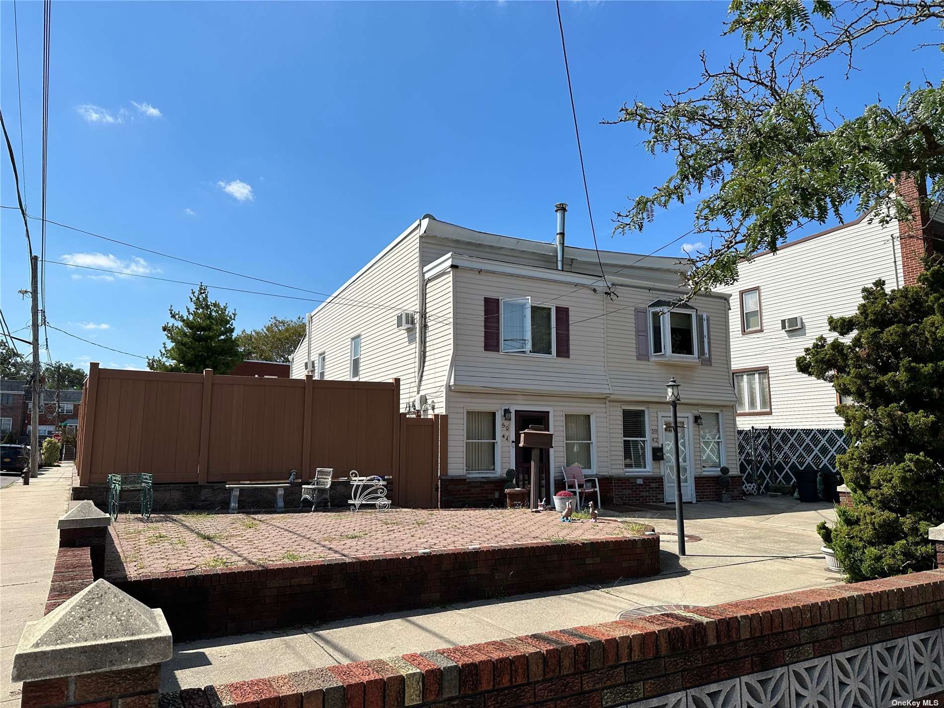 Single Family in Maspeth - 69  Queens, NY 11378