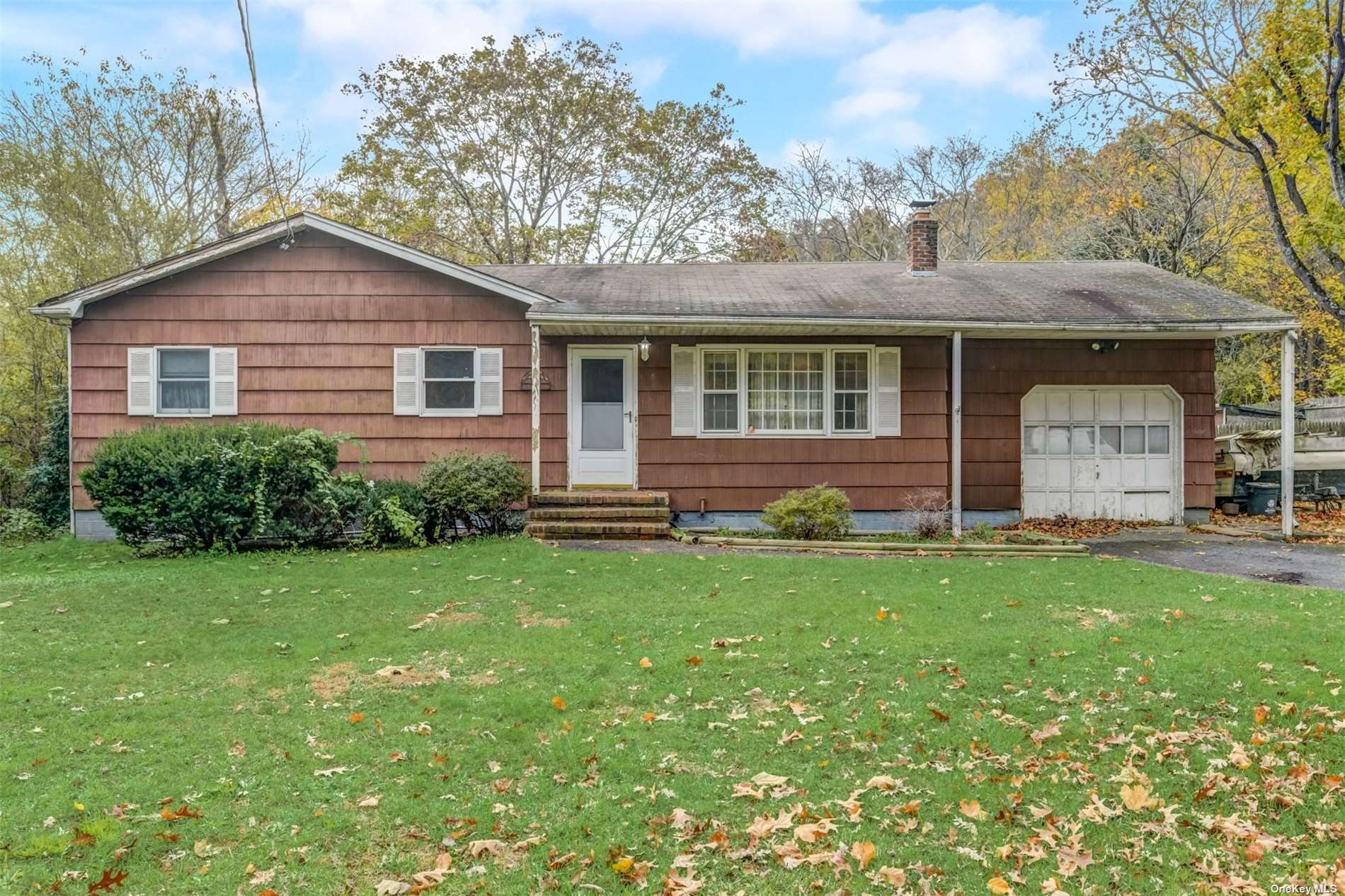 Single Family in Patchogue - Woodside  Suffolk, NY 11772