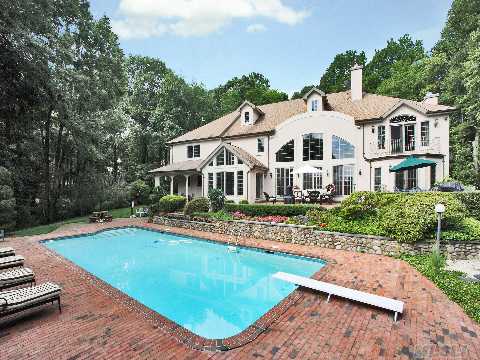 Beautiful Virtual Tour! Fabulous 6000+ Sq Ft Colonial With Waterviews On Beautiful 2.33 Acres.Gunite Pool.Soaring Ceilings,Walls Of Windows. Mbr W/Bath/Fpl/Balcony.4 Add. Brs On 2nd Fl.Gourmet Country Eik. 1st Fl W/Br,2 Baths.Lr W/Fpl, Fam.Rm W/Fpl,Library/Office,Laundry.Large Attic.Full Basement.Just Steps To Harbor Acres Beach, Mooring & Tennis.Now Called Harbor Acres Rd