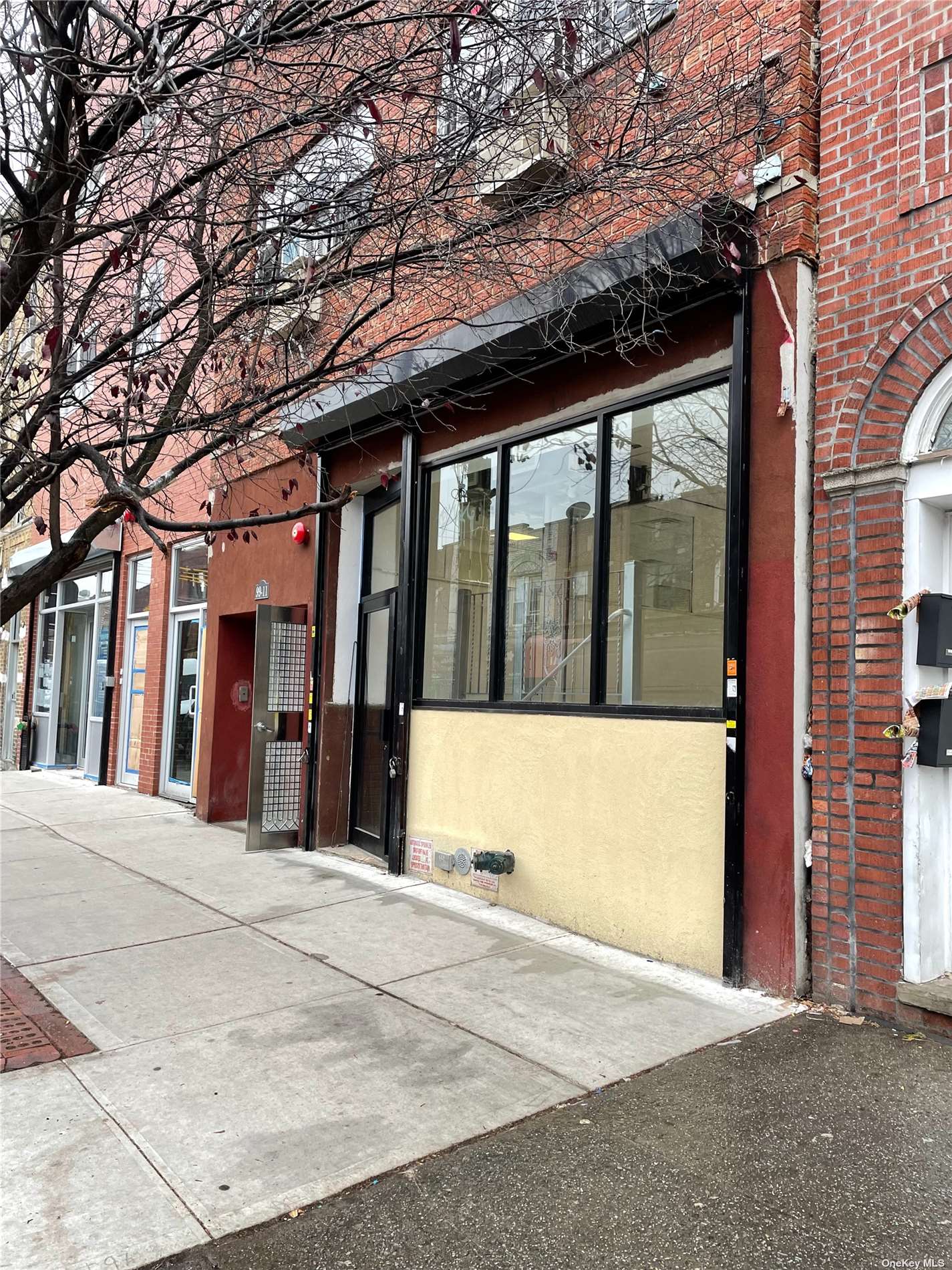 Commercial Lease in Corona - 37th  Queens, NY 11368