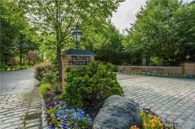 Amazing Cedarwood End Unit With Parklike Views And Location. Two Story Foyer, Updated Eat-In Kitchen, Granite Counter Tops, Lr/Fpl, Dr, Den Powder Room. Upstairs Large Master W/Walk-In Closets, Huge Bath, 2 Bedrooms, Bath, Laundry. Great Location, 2-Car Garage, Rare Finished Basement. Walk To Pool & Tennis.
