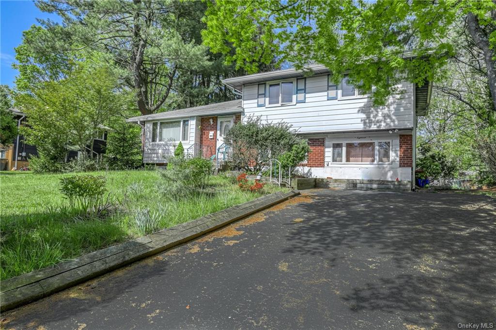 Single Family in Ramapo - Overhill  Rockland, NY 10952