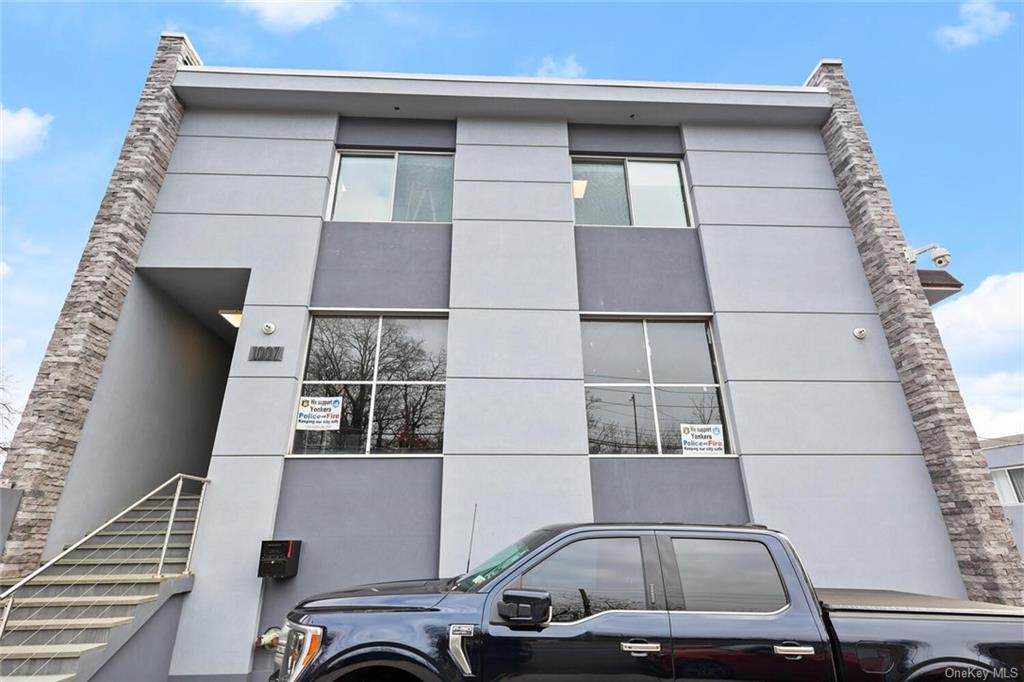 Commercial Lease in Yonkers - Yonkers  Westchester, NY 10704
