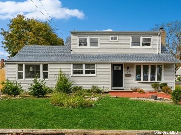 Single Family in Huntington Station - Armell  Suffolk, NY 11746