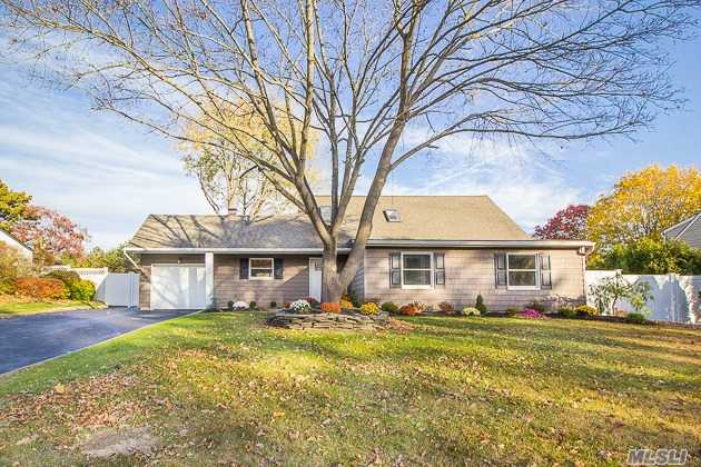 Completley Renovated Down To The Studs. Nothing To Do But Move In. New Tile, Plumbing, Sheetrock, Kitchen, Baths, Carpeting, Windows, Roof - You Get The Picture. See It Today And Call It Home Tomorrow.