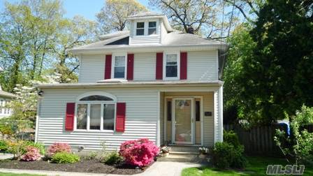 Beautiful Colonial In Prestigious Doctors Row, Expanded For Today's Lifestyle. Slate Entry Foyer Invites You Into The Sun-Drenched Open Floor Plan. Mbrm Suite & Bath Beautifully Renovated With Wall To Wall Custom-Built Closet.  Wood Flrs Thru-Out, Golf And Beach Rights. Home Warranty Included!  