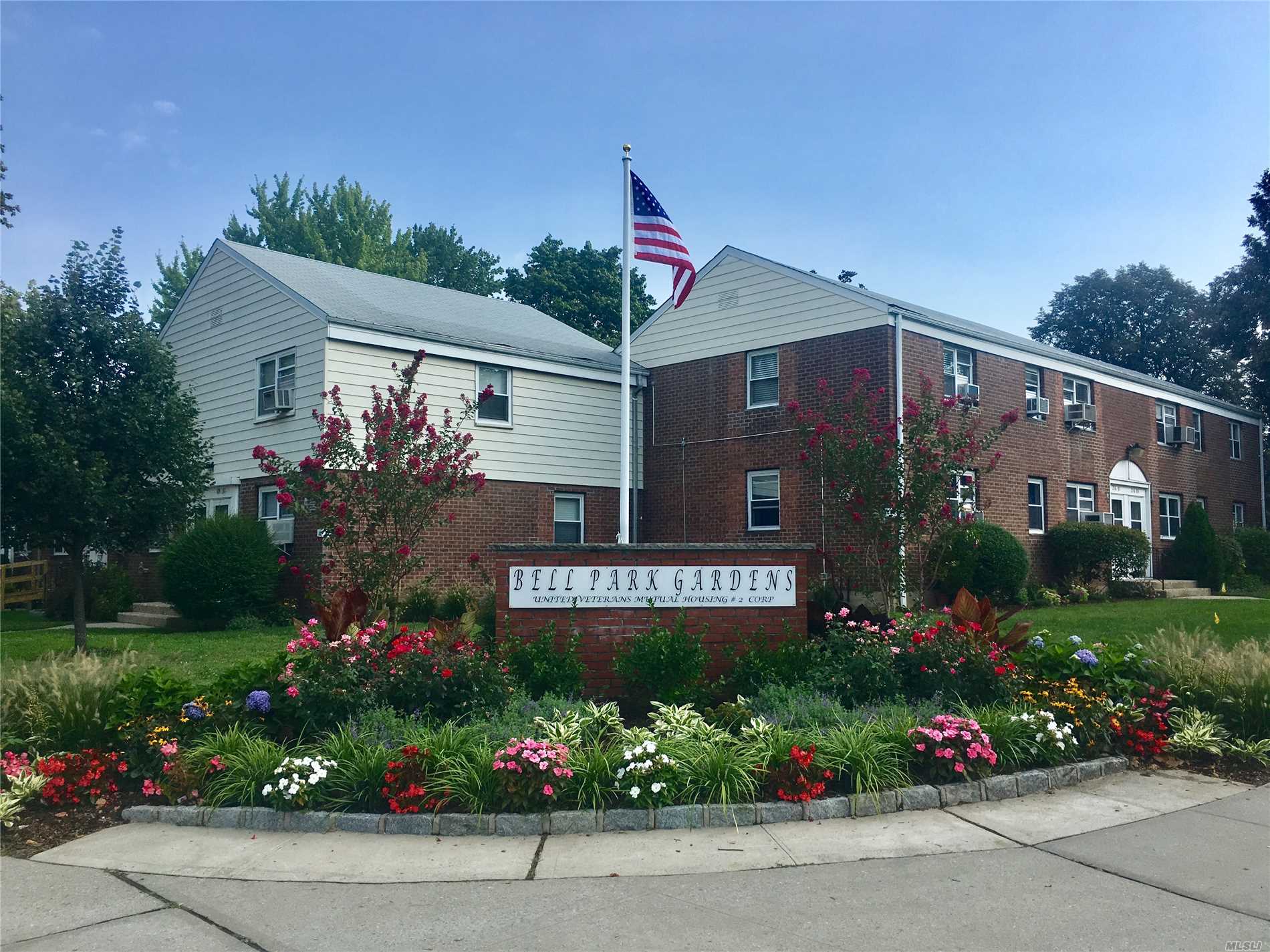 Great 2 Bedroom Duplex Unit With Private Front & Back Entrances. Location, Location, Location!!! This Corner Duplex Unit Is Near Shops, Restaurants, Major Highways, Buses, Express Buses, Sd#26 (Ps 205, Ms 74, Cardozo). Washer/Dryer Allowed In Unit.  Absolutely No Sublet.