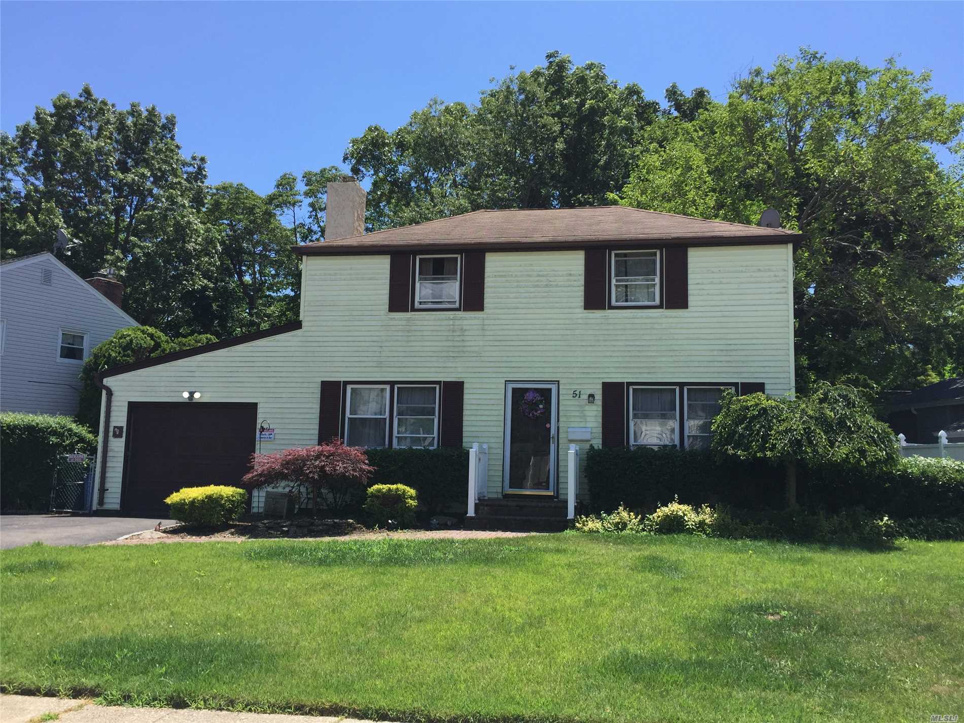 This Crest Colonial Is The Best Buy In The Area! Great Potential In A Wonderful Neighborhood! This Home Features An Extended Tv Room, Cac, Full Basement, Dryer Is Gas, New Electric Meter,  Chimney Recently Redone/Cement Work. Over Sized Property/ Irregular 89 X 100. Make This Home Your Own!