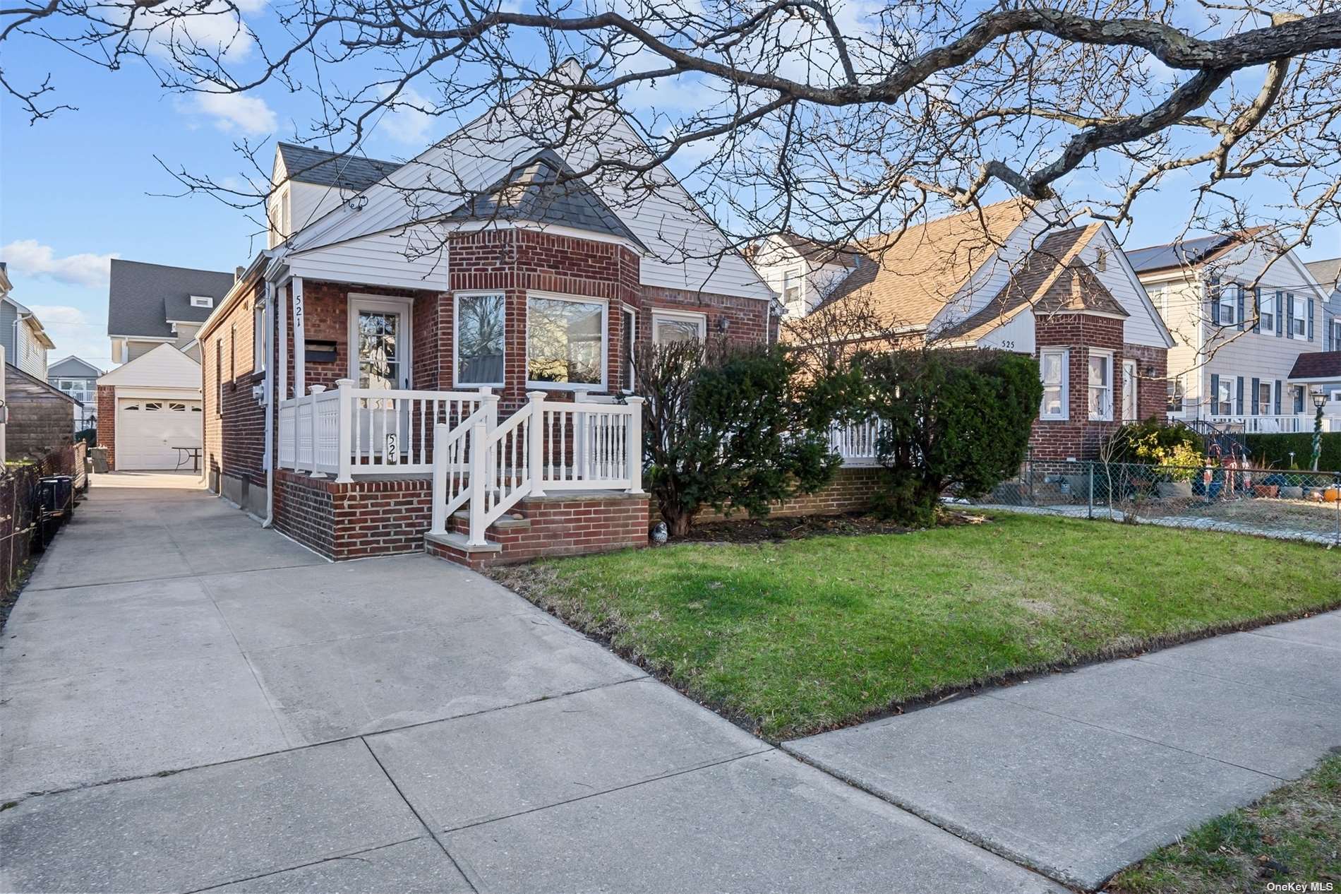 Single Family in Belle Harbor - Beach 128th  Queens, NY 11694