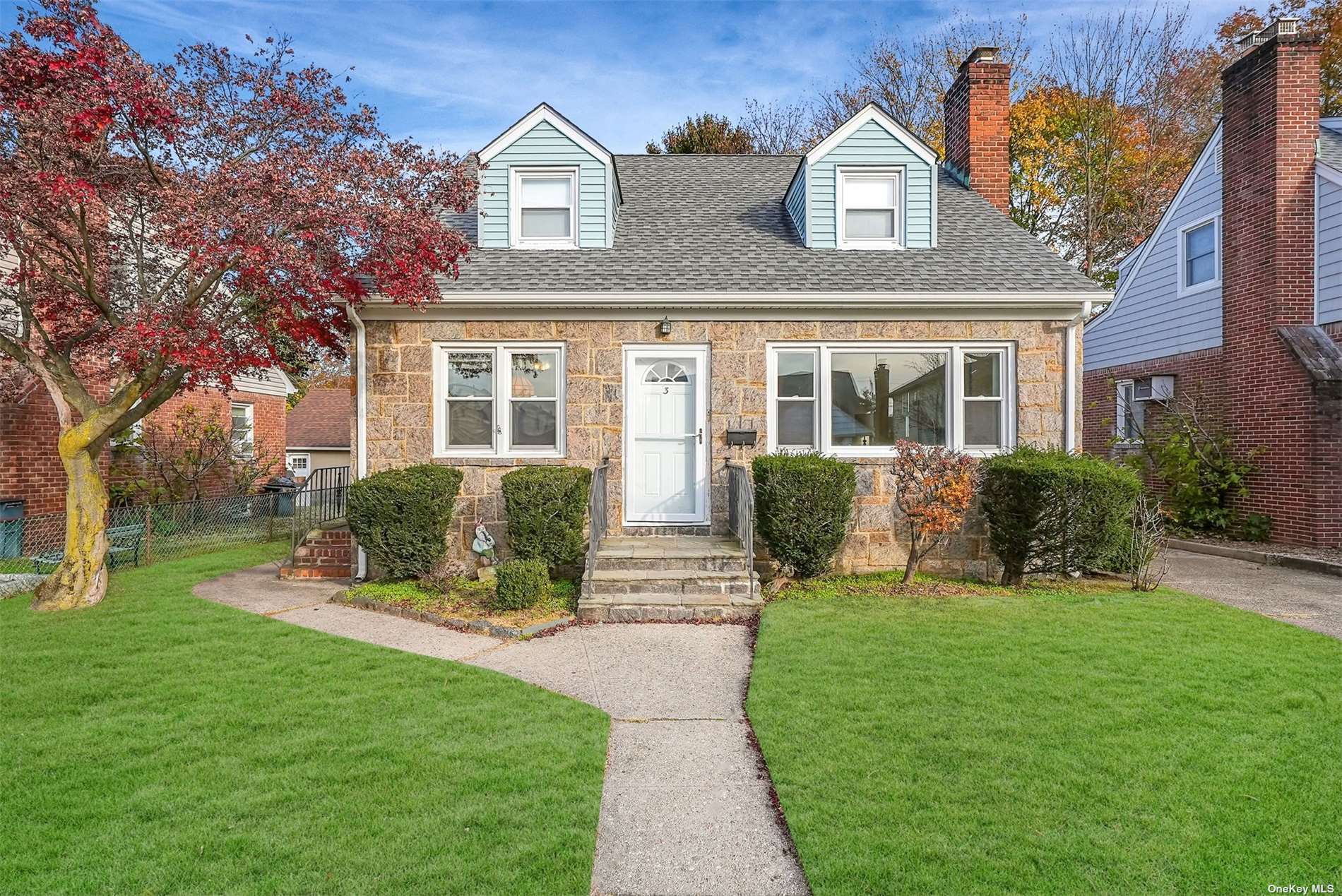 Two Family in Glen Cove - East  Nassau, NY 11542