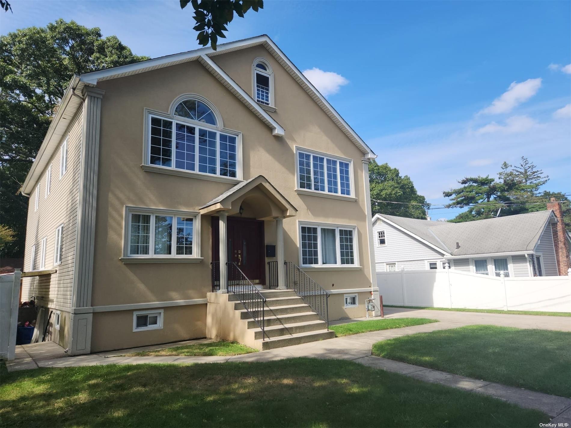 Single Family in West Hempstead - Mahopac  Nassau, NY 11552