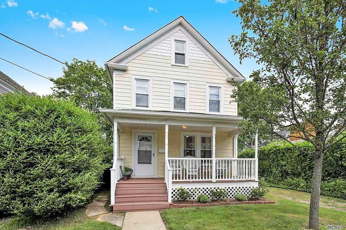 Completely Renovated Farmhouse In The Heart Of The Maritime Village. 3 Bed; 2 Bath. The House Is Light-Filled & Tranquil. Lovely Back Deck. 1 Block From Ferry Dock; 2 Blocks From Bay Beach.