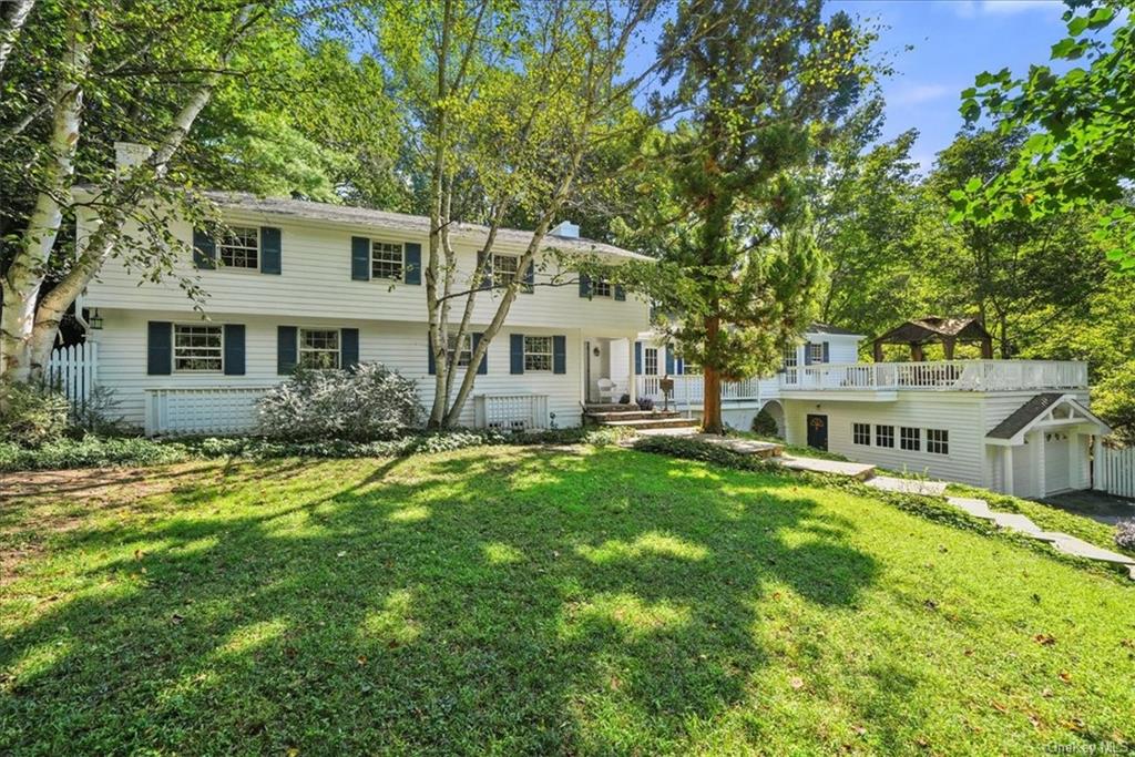 Single Family in Greenburgh - Walgrove  Westchester, NY 10522