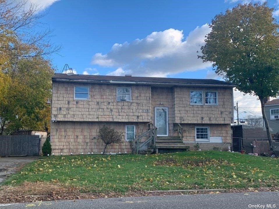 Single Family in Brentwood - Brentwood  Suffolk, NY 11717