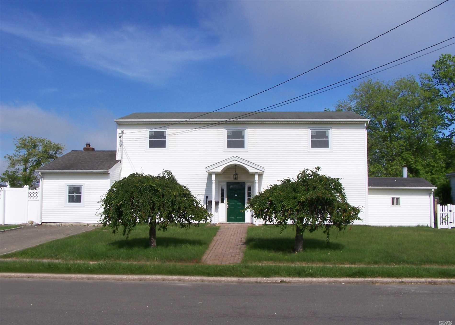 Move In Ready 4 Bedroom Colonial In Amity Harbor. New Boiler, New Windows, Brand New Kitchen With Granite Counter Top And Stainless Steel Appliances, Freshly Painted. Located Seconds Away From Tanner Park And The Beach