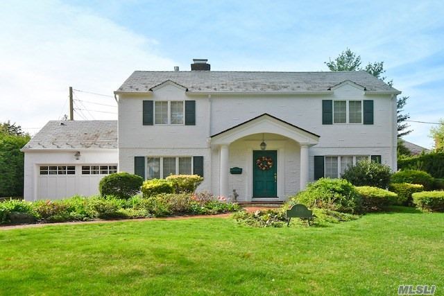 Move Right Into This Stunning, Totally Renovated, Strathmore Vanderbilt CH Colonial. Features Inc: First Fl Top Of The Line Custom Designed Gourmet EIK/Breakfast Rm/ Vaulted Ceiling, Adjoining Family Rm With Gas Fplc, Full Bth, Formal DR, LR/Wood Burning Fpl. 2nd Fl: Master Suite/A Wall Of Custom Built-In-Closets, Full Bath, 2 Addl Bdrms and 1 Hallway Bth. Full Exp Basement. Pvt Professionally Landscaped Prop. Conven Located To Shopping and Transp. Award Winning Manhasset Schools.